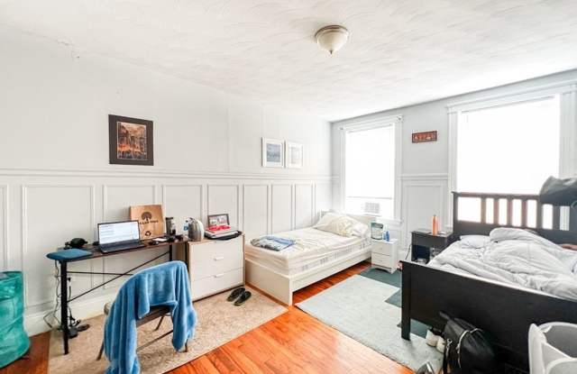 5 Bedroom in Brookline!