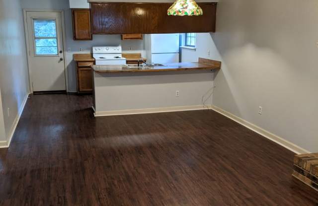 Cute 2 bedroom 2 bath townhome