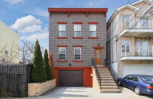131 Armstrong Ave