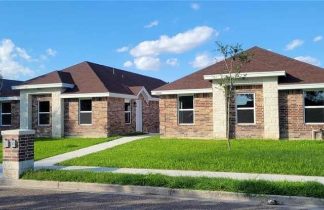 1809 W Portales Drive