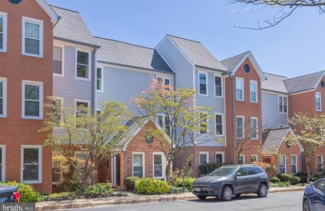 2103 N Rolfe St Apt B