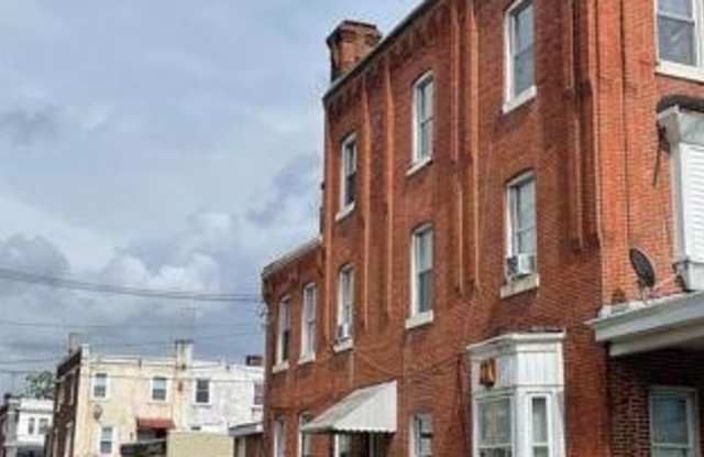 923 HYATT ST #1ST FLOOR