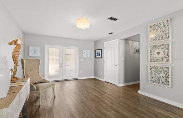 104 KLOSTERMAN ROAD W