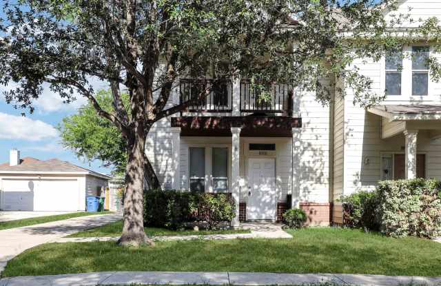 Townhome with Dual Primary Suites: Contemporary Living Near Texas A San Antonio photos photos