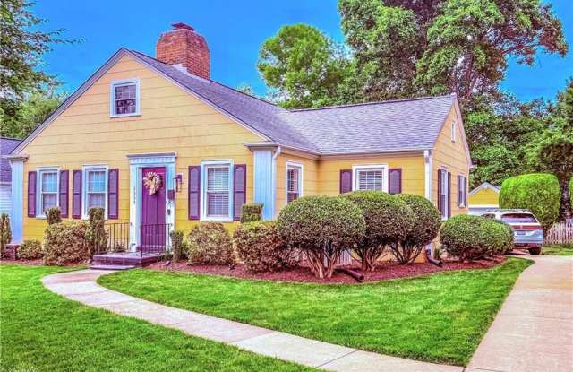 Photo of 2335 Westover Drive