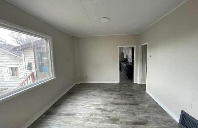 319 18th Street North