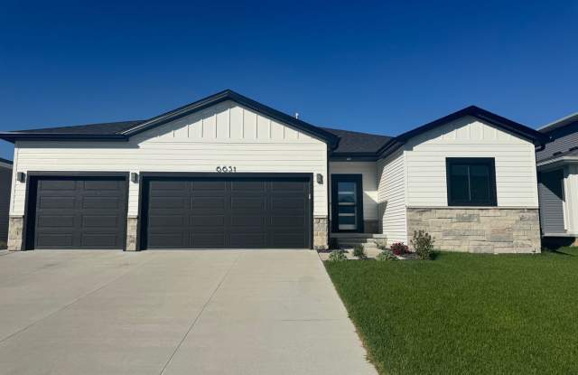Photo of 5 bedroom 3 bath in SW Lincoln