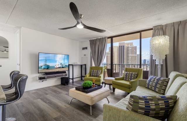 411 Hobron Lane#3004