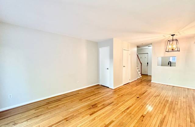 Gorgeous Condo in Willoughby Beach