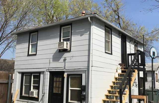 16 W Thatcher Street