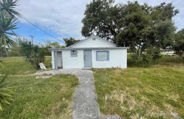 407 NW 3rd Pl - 407 Northwest 3rd Place, Dania Beach, FL 33004