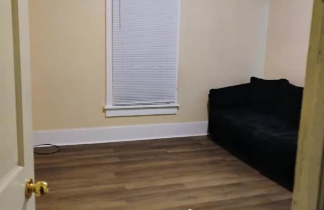 32 East Cotton Street - 1/2