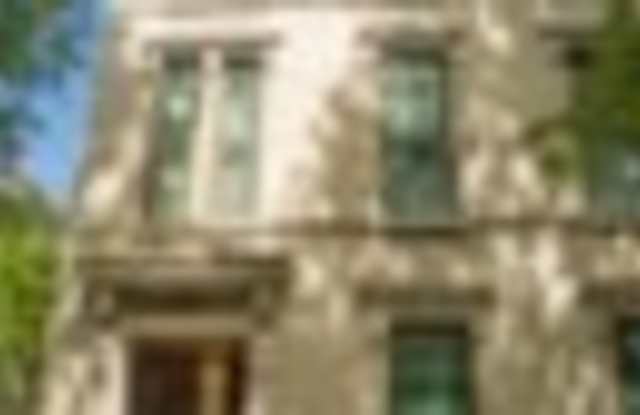 1027 S 4th St