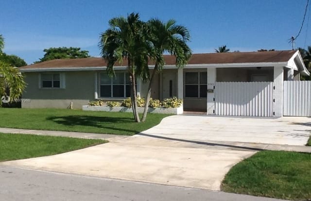 9740 SE Sterling Dr - 9740 Sterling Dr, Cutler Bay, FL 33157