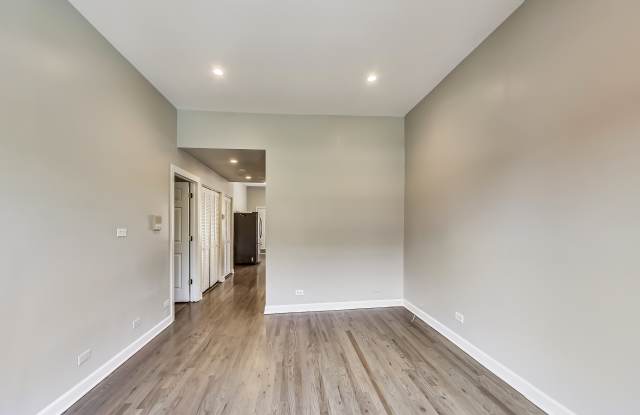 2709 West Chicago Avenue