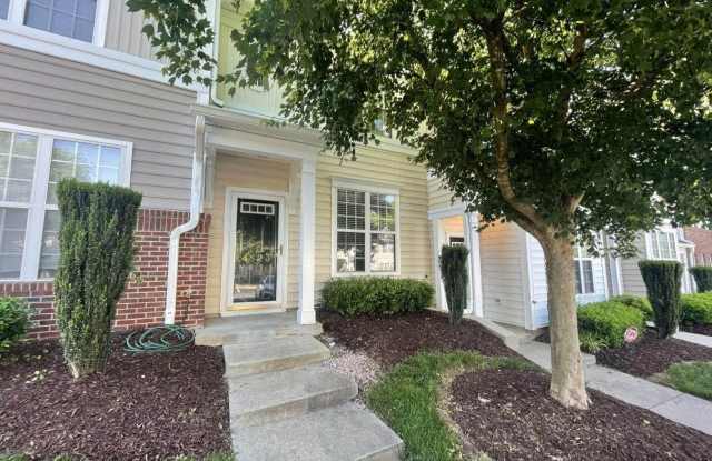 Spacious 2 bedroom 2.5 bath townhome