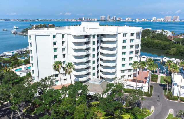 1 Seaside Ln Apt 403
