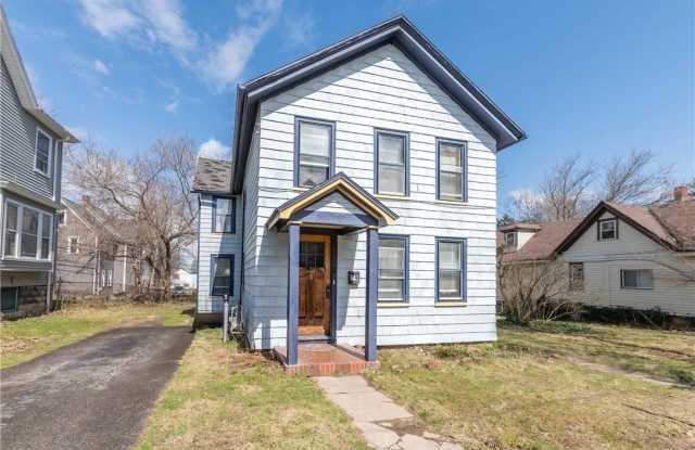 54 Sanford St B (Upper)