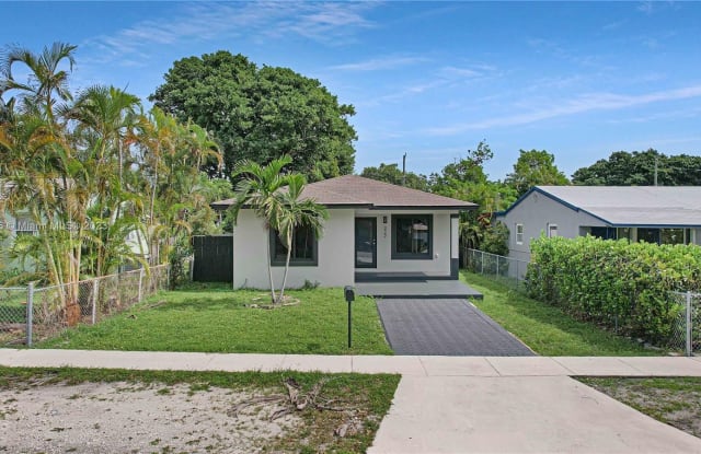 222 SW 3rd Ter - 222 Southwest 3rd Terrace, Dania Beach, FL 33004