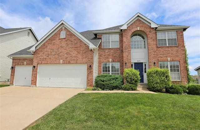 225 Fairway Green - 225 Fairway Green Drive, O'Fallon, MO 63368