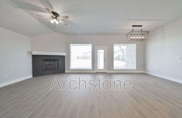 2140 North Everest Avenue