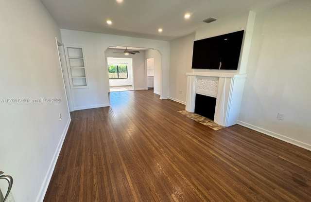 2210 Southwest 25th Street