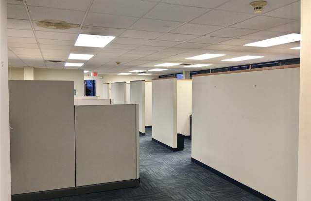 990 Westbury Road unit: 3