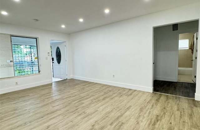 1086 NW 110th St