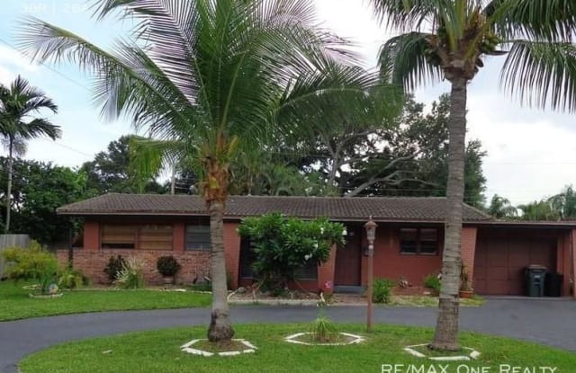 2000 NE 31st Ct - 2000 Northeast 31st Court, Lighthouse Point, FL 33064