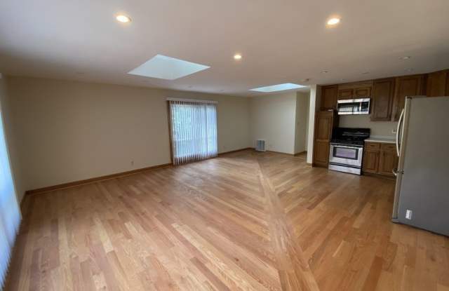 1205 N HARLEM Avenue unit: 10