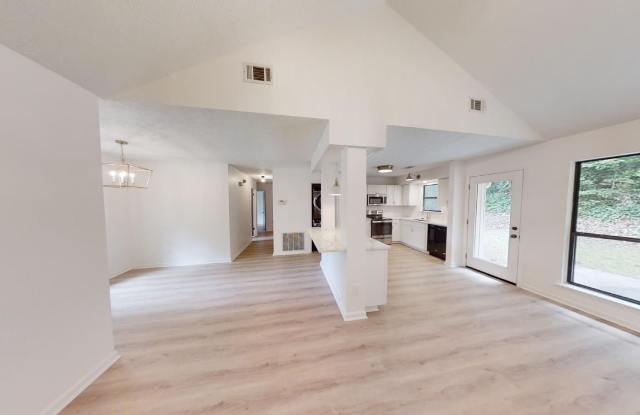 N Cedarbrook Bungalow