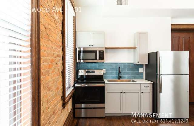 48 Parkwood Ave