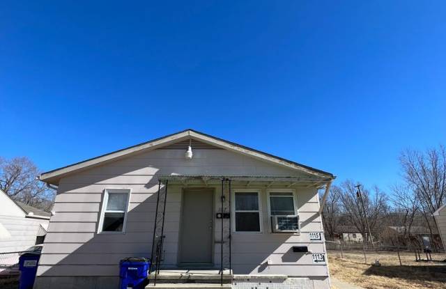 Remodeled 3 Bedroom 1 bathroom apartment