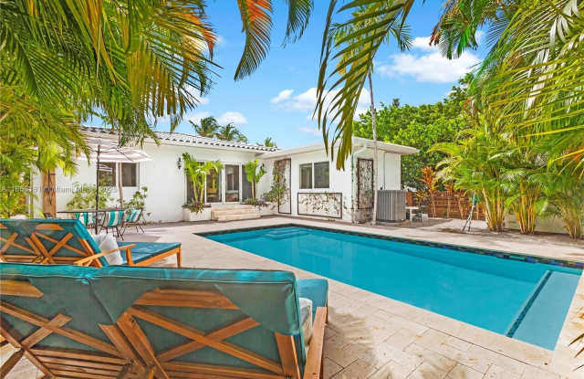 Photo of 9065 Emerson Ave