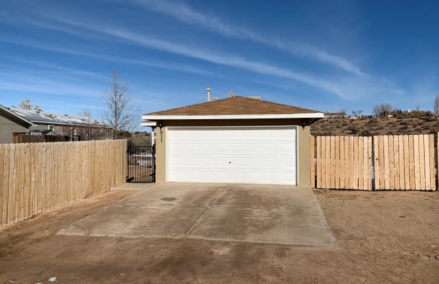 911 11th Ave NW - 911 11th Avenue Northwest, Sandoval County, NM 87144