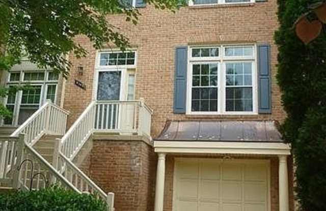 5142 WOODFORD Drive