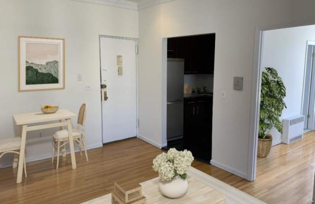 460 West 50th Street