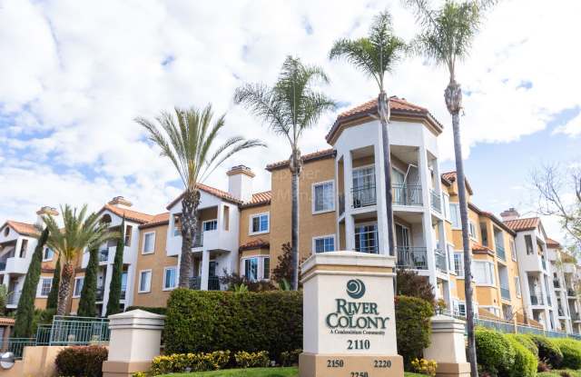 Beautiful 2 Bed 2 Bath 1026 sq ft condo in the heart of Mission Valley - Available Now! photos photos