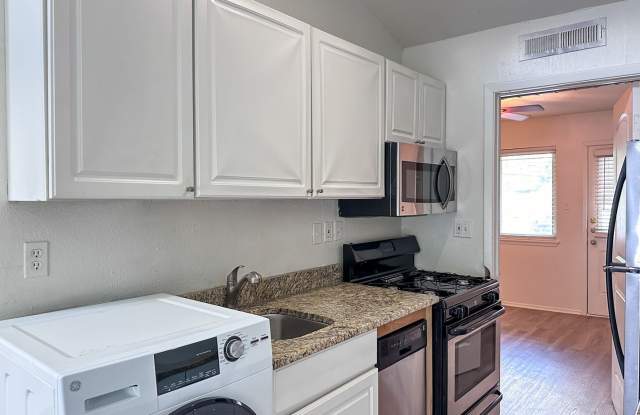 Photo of 1106 W. 22nd #7
