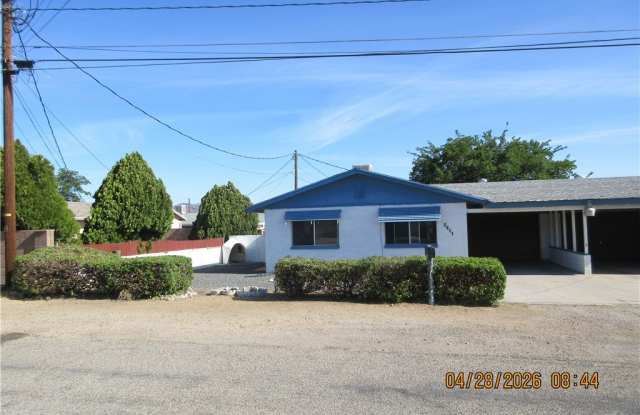 2011 Wikieup Avenue