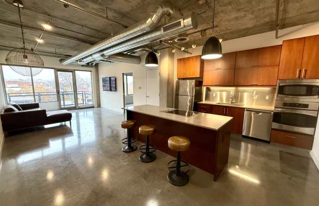 Photo of 4141 Pennsylvania Avenue - 302#302