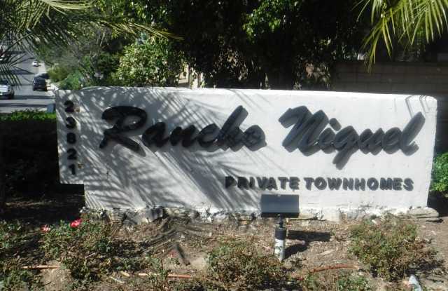 Rancho Niguel: 2 Bedroom 2.5 Bath Attached Townhouse,