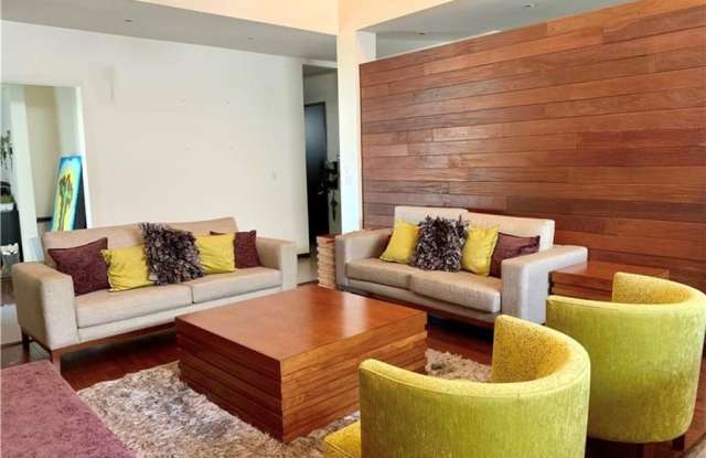 302 Grovewood Avenue