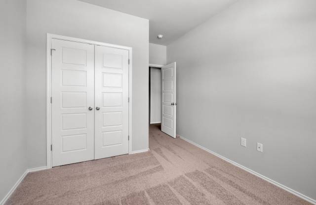 Photo of 3 Bedroom, 2 Bath Duplex in Georgetown