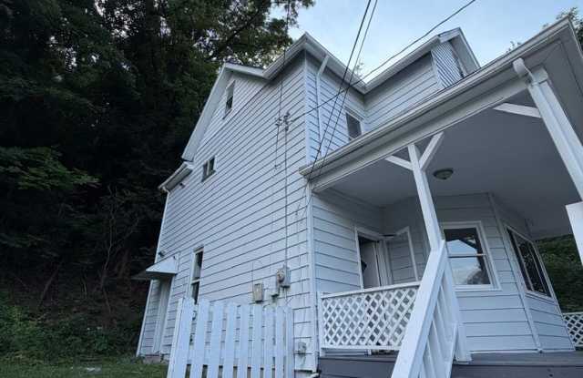 Charming 3BR Home in Wilmerding