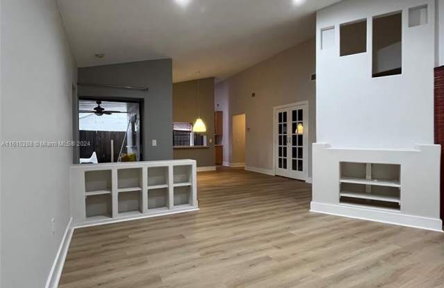 530 SW 167th Ave