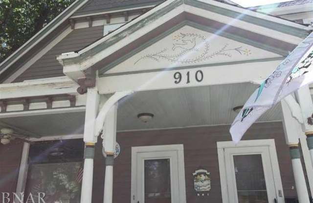 910 Summit