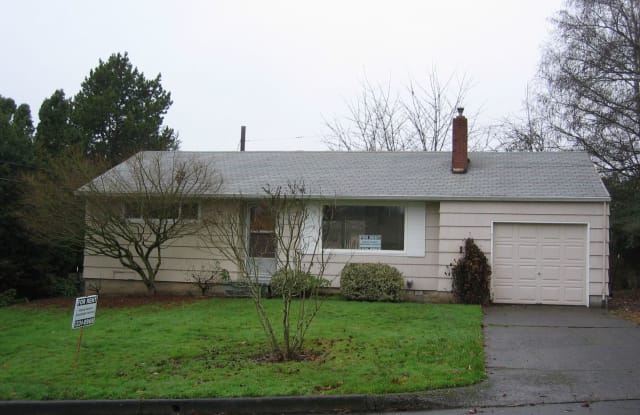 6541 SW 47th Place - 6541 Southwest 47th Place, Portland, OR 97221