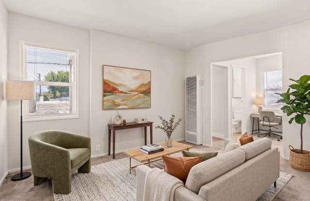 Charming San Leandro Duplex: 2 Bed w/ In-unit Laundry & Off-street Parking