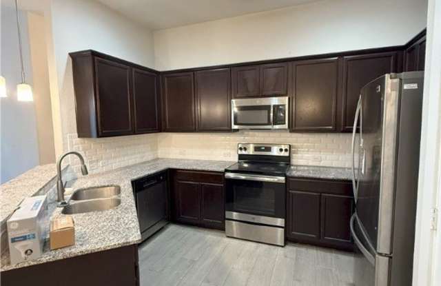 2222 Avery Village unit: 2220
